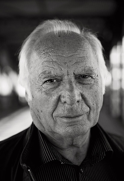 stern-Fotograf Perry Kretz im September 2009 an den Hamburger Landungsbr&uuml;cken